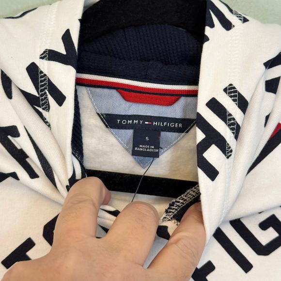 Tommy Hilfiger Hoodie Sweatshirt Boys 5 White All Over Logo Fleece Pullover NWT - Picture 5 of 8
